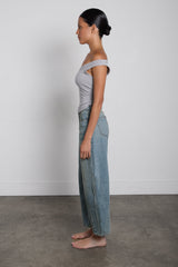 MID-RISE DARTED BARREL LEG JEAN