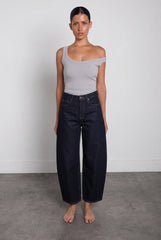 MID-RISE DARTED BARREL LEG JEAN