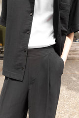 CRINKLED PLEATED TROUSER