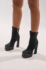 AKIRA GOLD TROT BLACK BOOTIE