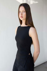 FITTED SLEEVELESS TOP WITH ASYMMETRICAL HEM